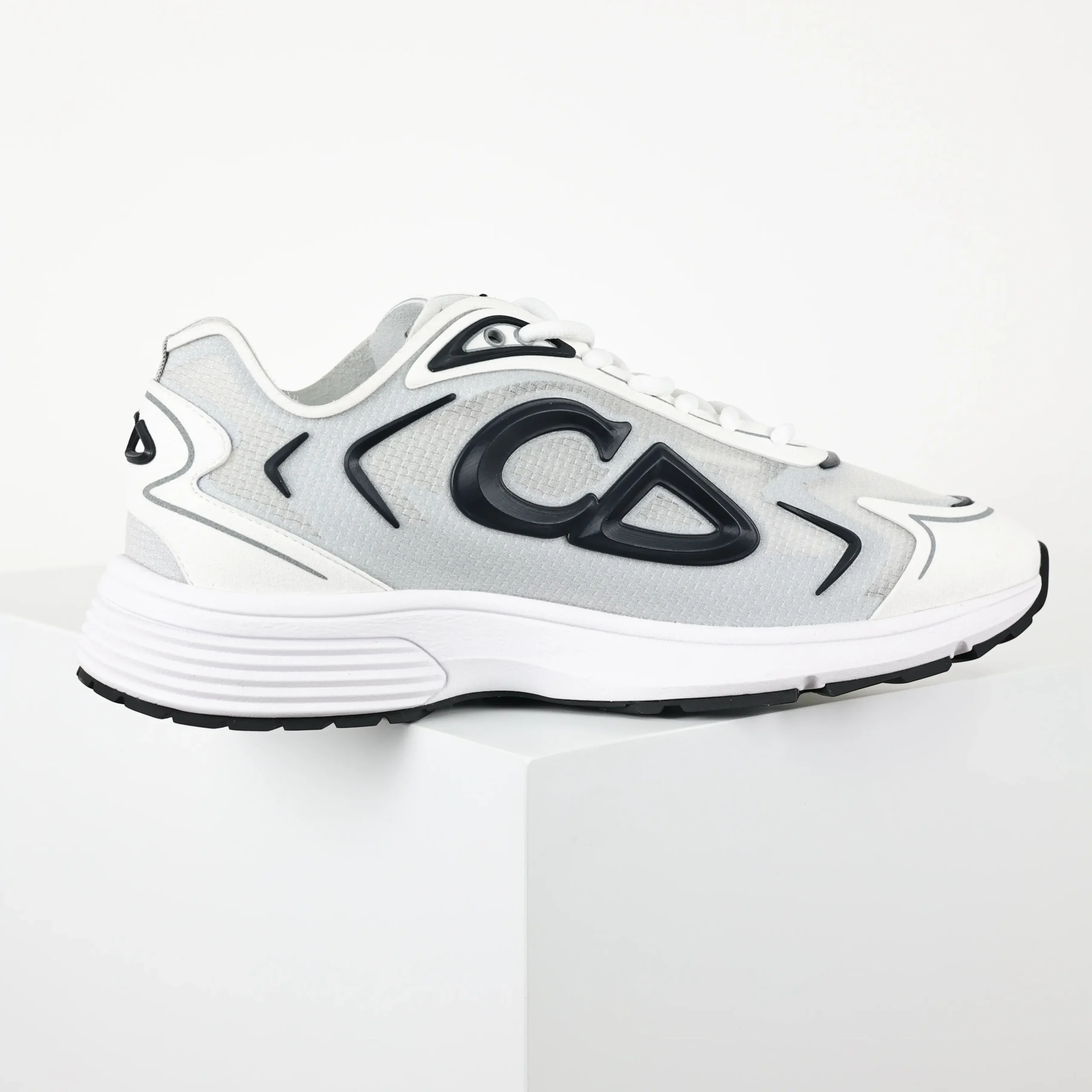 B30 Countdown Tech Sneaker in Schwarz und Weiß5