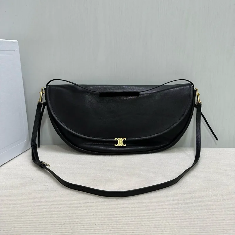 CE Halfmoon Bag – Black | Dimensions: 46 x 19 x 10 cm