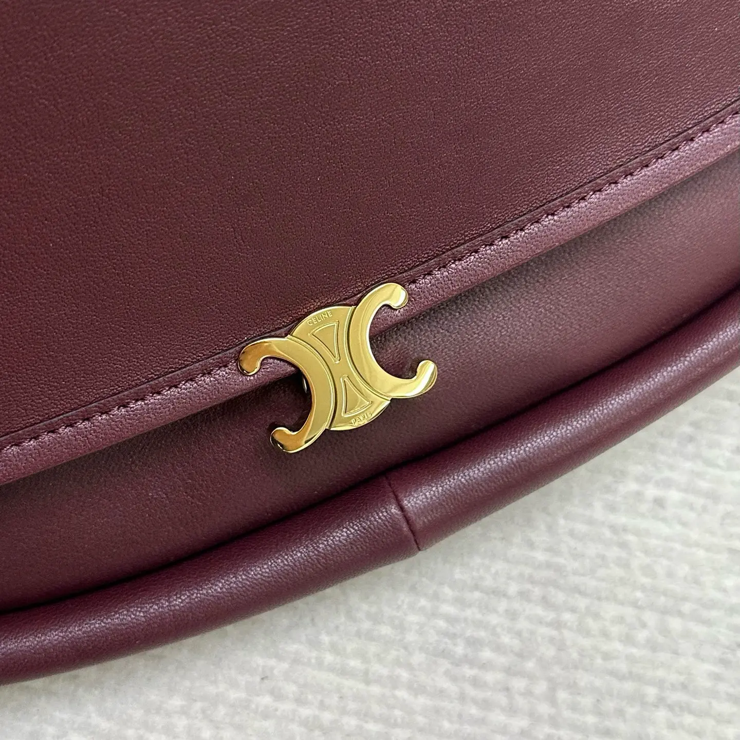 CE Halfmoon Bag — Burgundy | Dimensions: 46 x 19 x 10 cm9