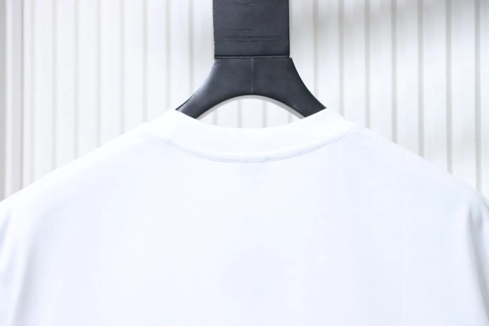 Grid Embroidered Logo Unisex T-Shirt - White - Neckline