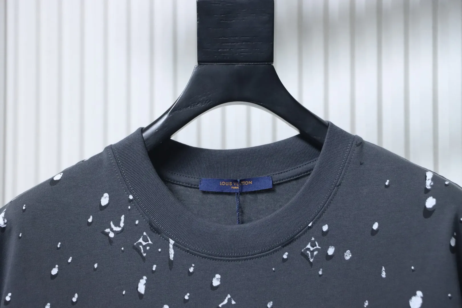 Monogram Water Drop Print Cotton T-Shirt - Neckline front