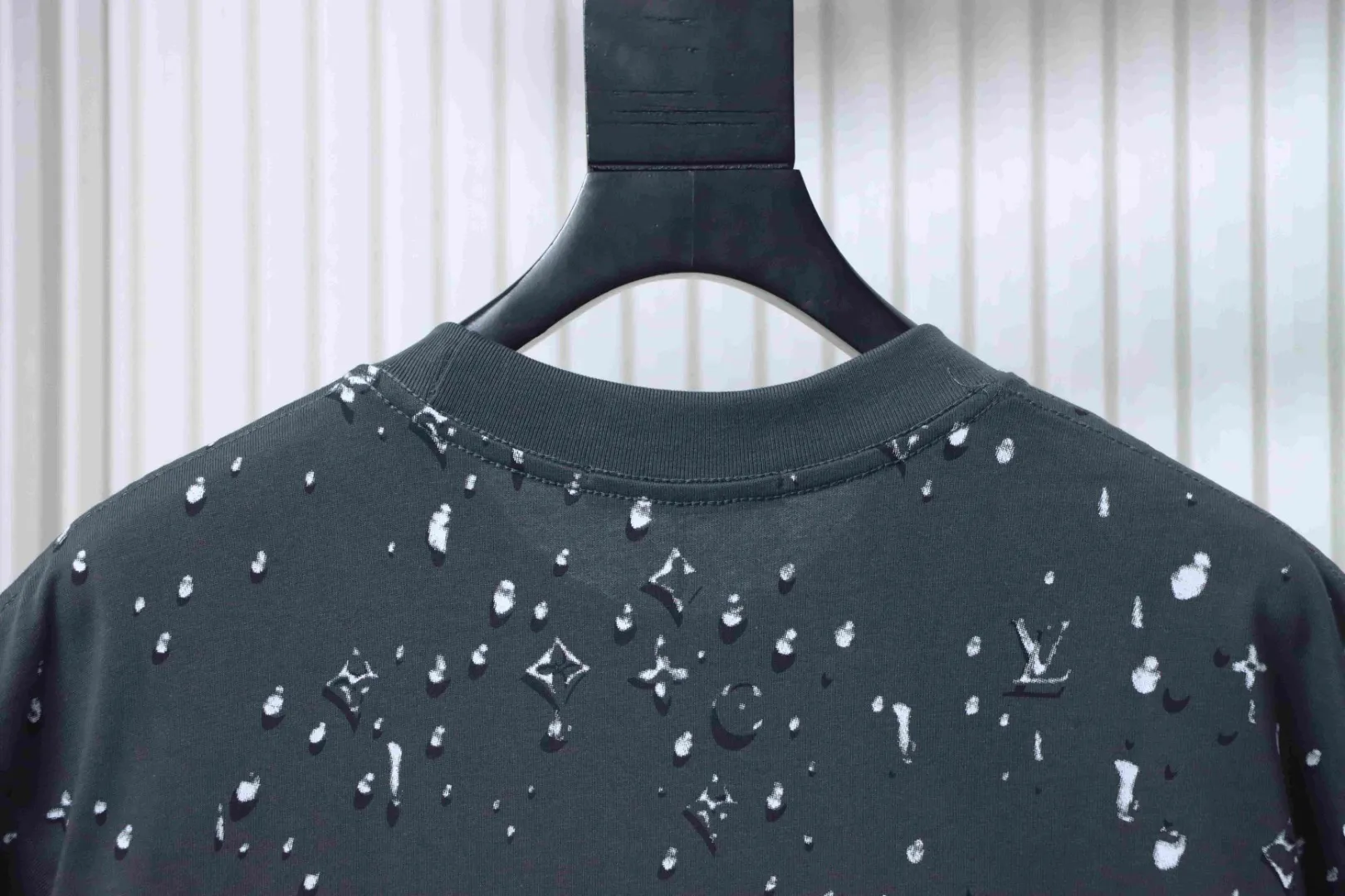 Monogram Water Drop Print Cotton T-Shirt - Neckline