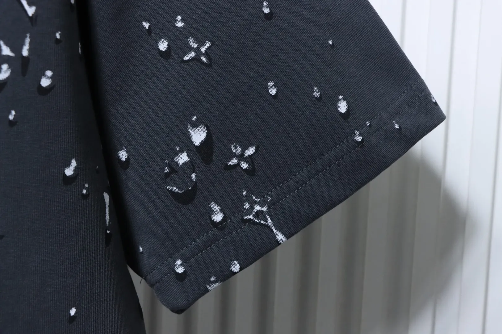 Monogram Water Drop Print Cotton T-Shirt - Sleeve Right