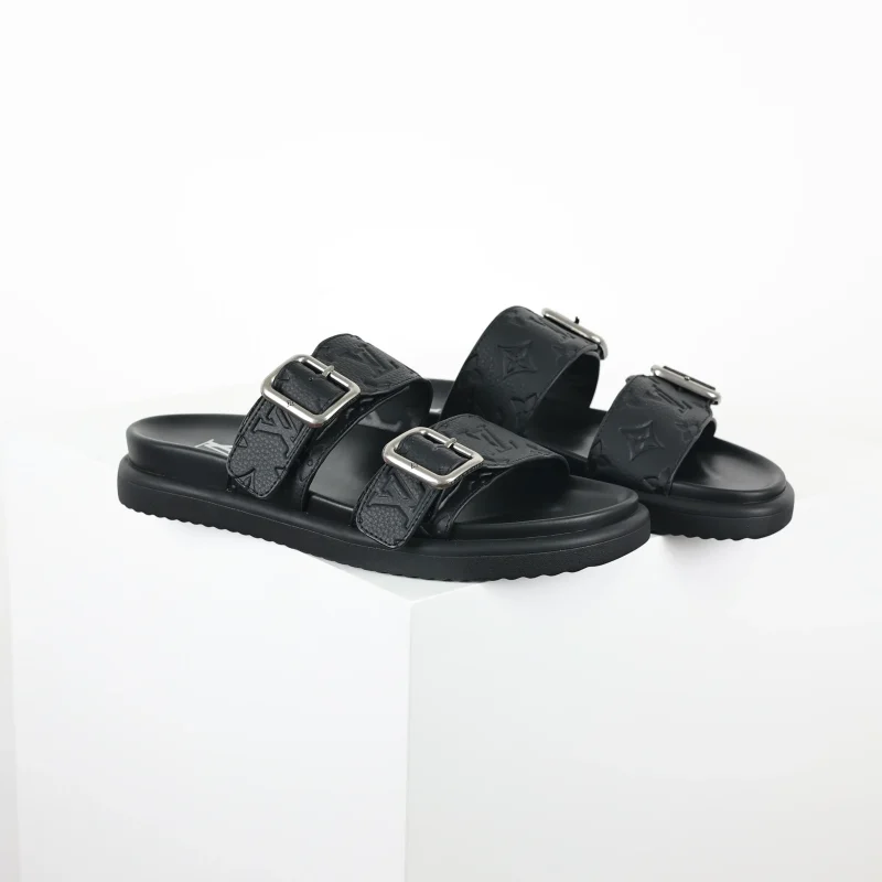 Schwarze Herren-Sandalen aus eingearbeitetem Leder mit runder Zehenpartie und Schnalle5