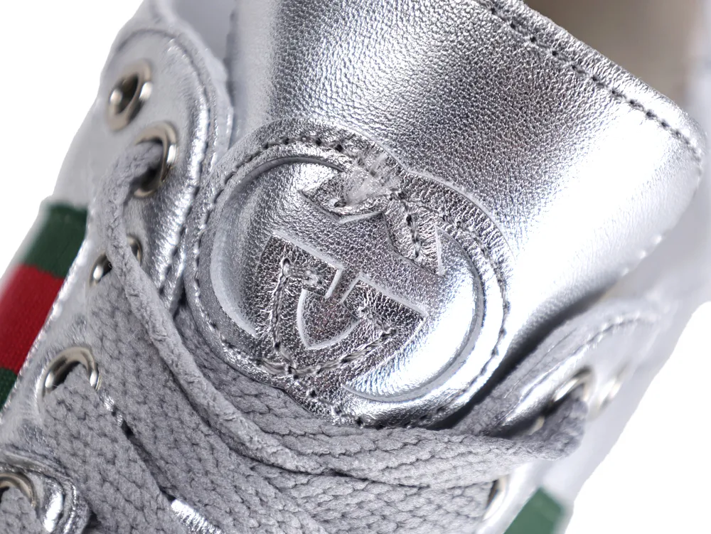 Stretch Low-top Trainer - Logo