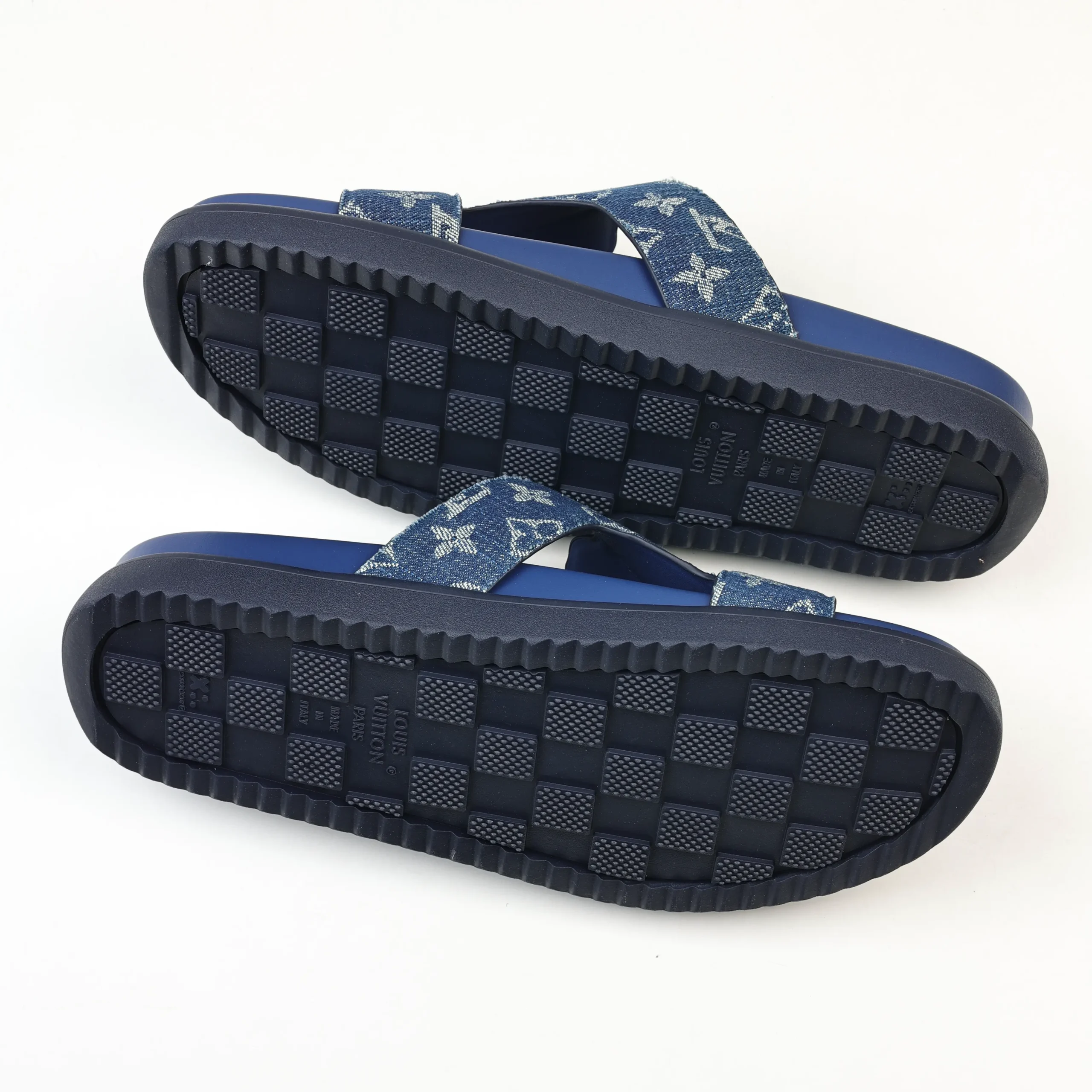 Miami-Mules aus blauem Denim mit Monogrammstickerei11