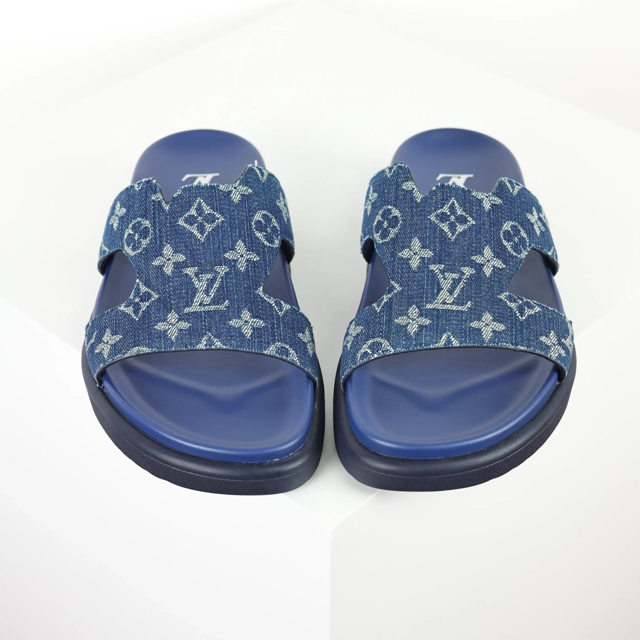 Miami-Mules aus blauem Denim mit Monogrammstickerei7