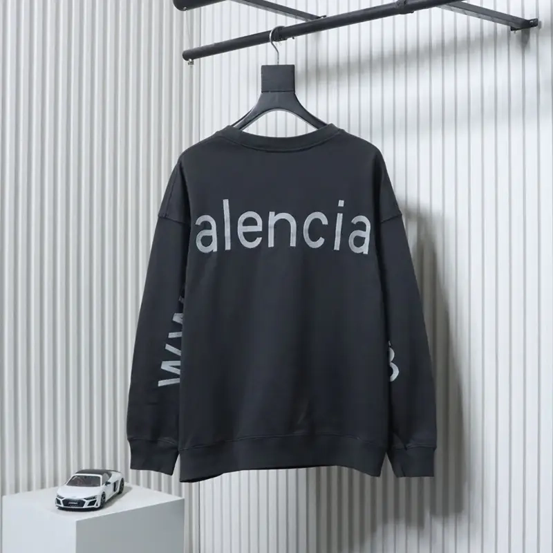 One-Piece Website Logo Embroidered Sweatshirt