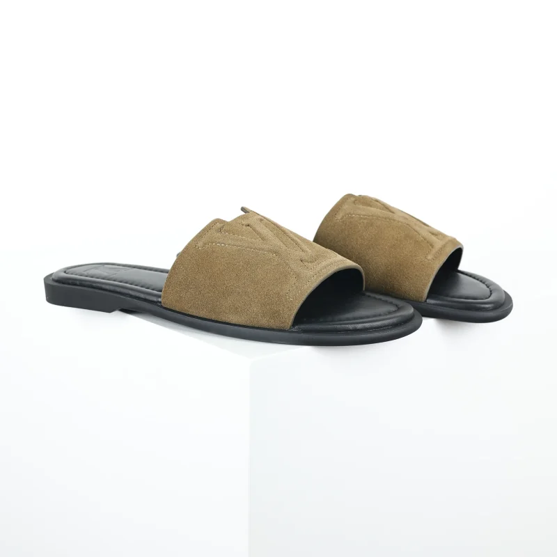 Round-toe cowhide sandals, apricot color