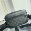 Ala messenger bag, black floral pattern. Dimensions: 24.0 x 16.0 x 8.0 cm (Length x Height x Width)