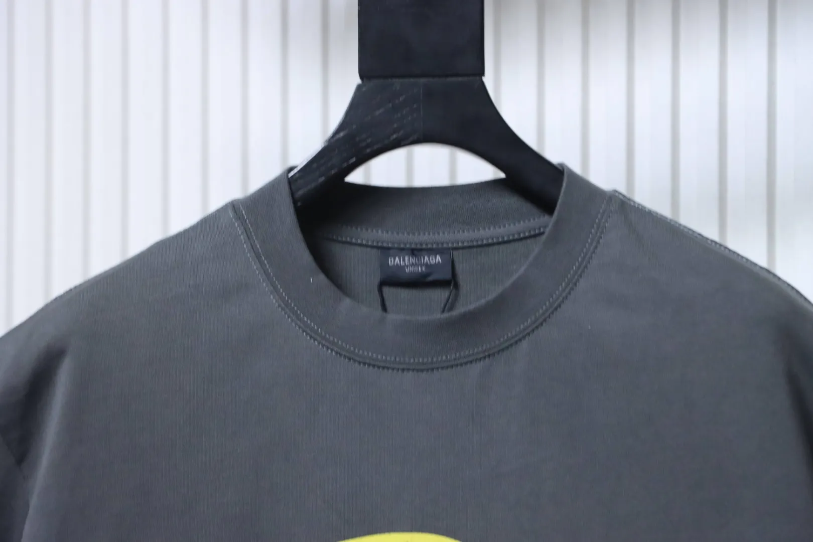 Big B Logo Print T-Shirt - Collar