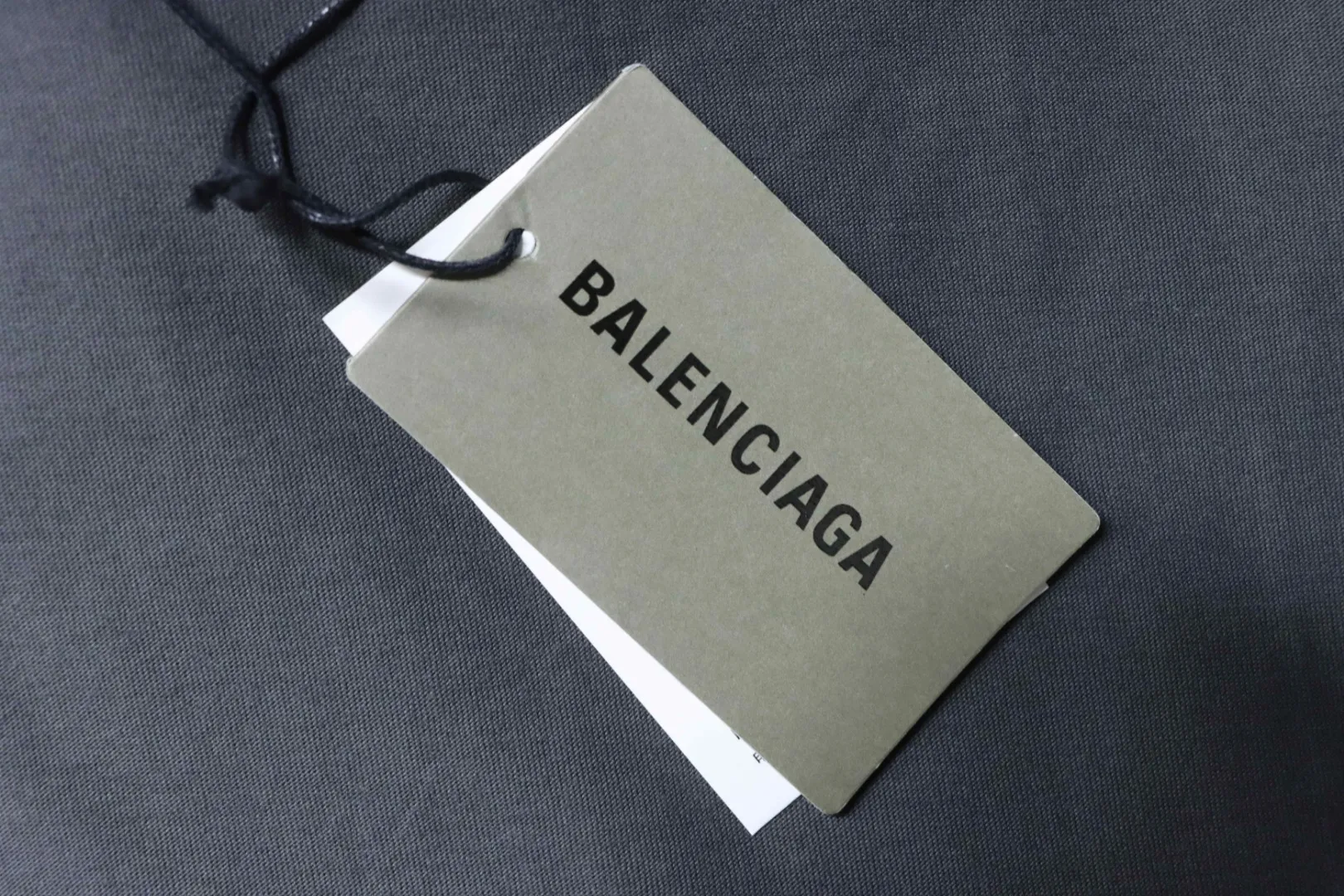 Big B Logo Print T-Shirt - Hangtag