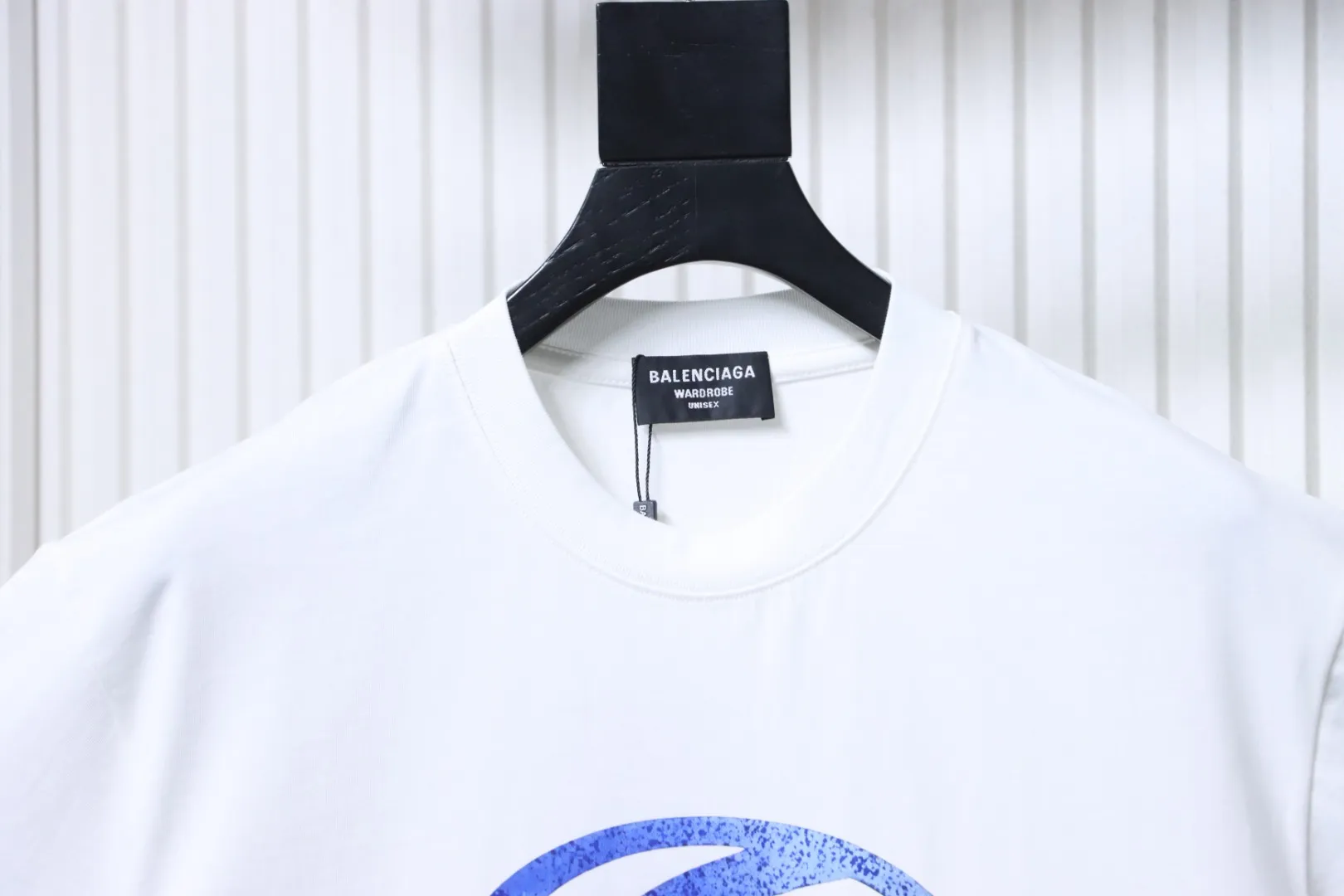 Blue Crack Logo T-Shirt - Collar