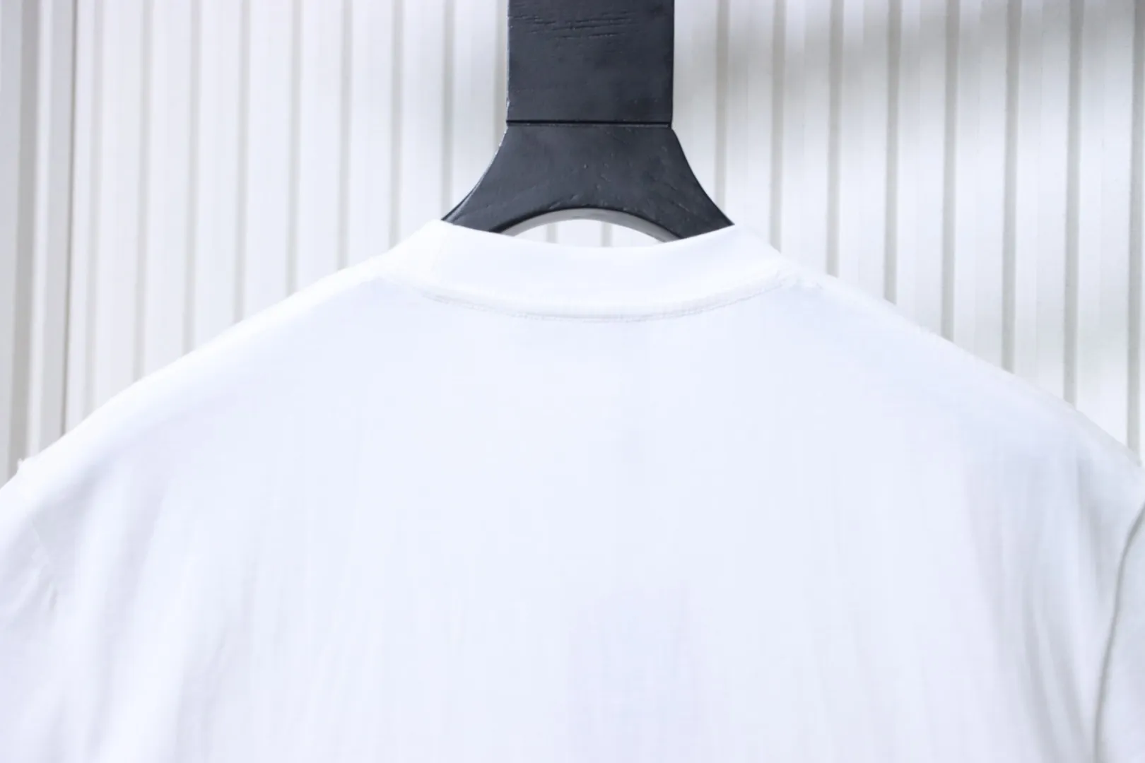 Blue Crack Logo T-Shirt - Rear View Details