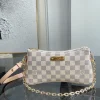 Chette handbag, 24.5 x 13.5 x 6.5 cm (Length x Height x Width)