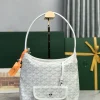Hobo Mini, off-white, dimensions: 26 x 11 x 22