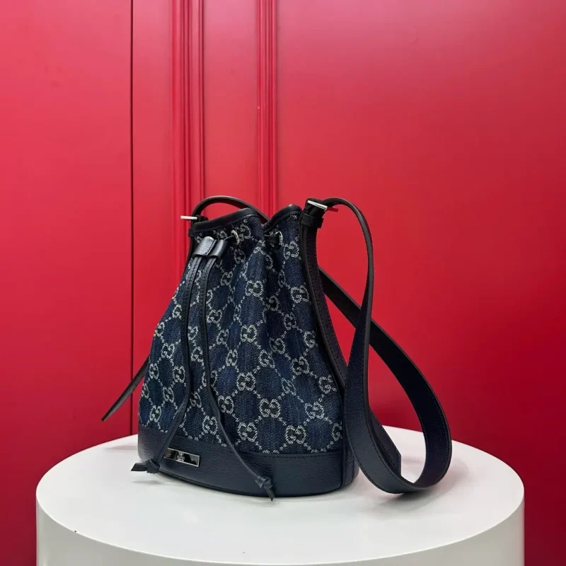 L'Oréal series small bucket bag. Sizes: 21-23.5-14cm