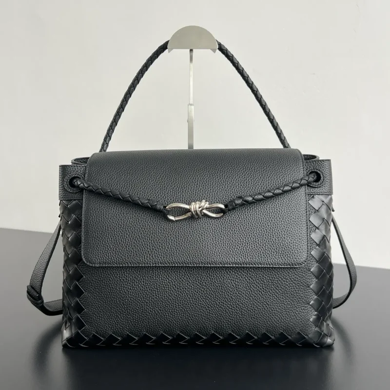 New BV Men's Grained Leather Andiamo – Dimensions: 37 x 26 x 13 cm