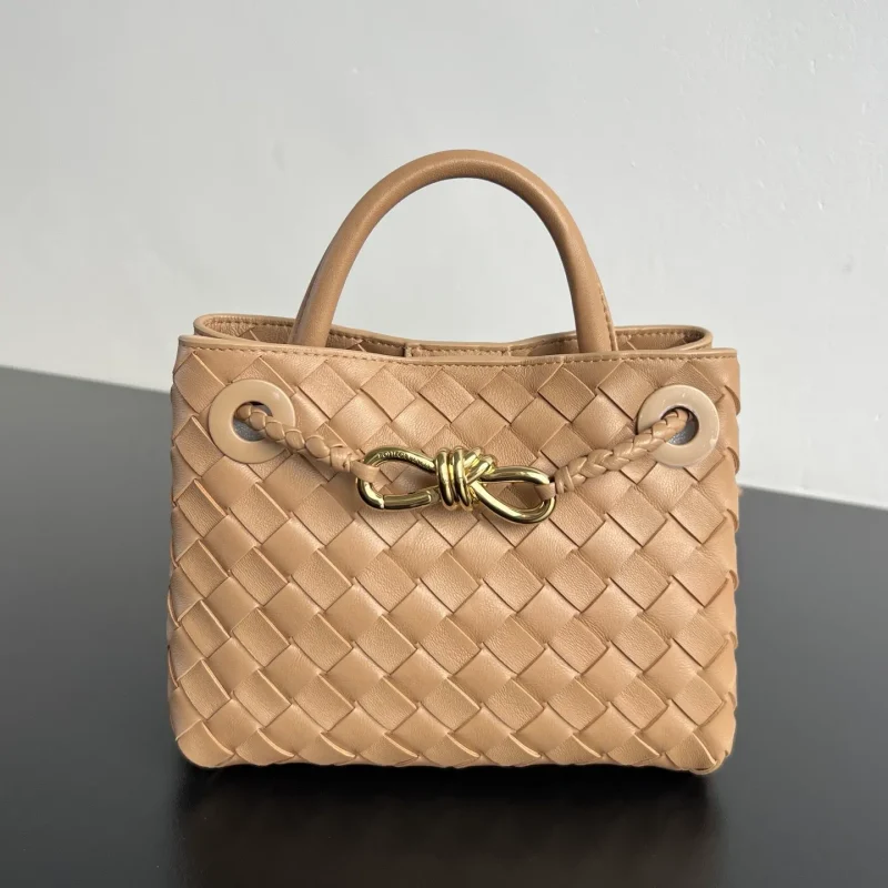 New BV mini Andiamo in brown. Size: 20×15×9cm8