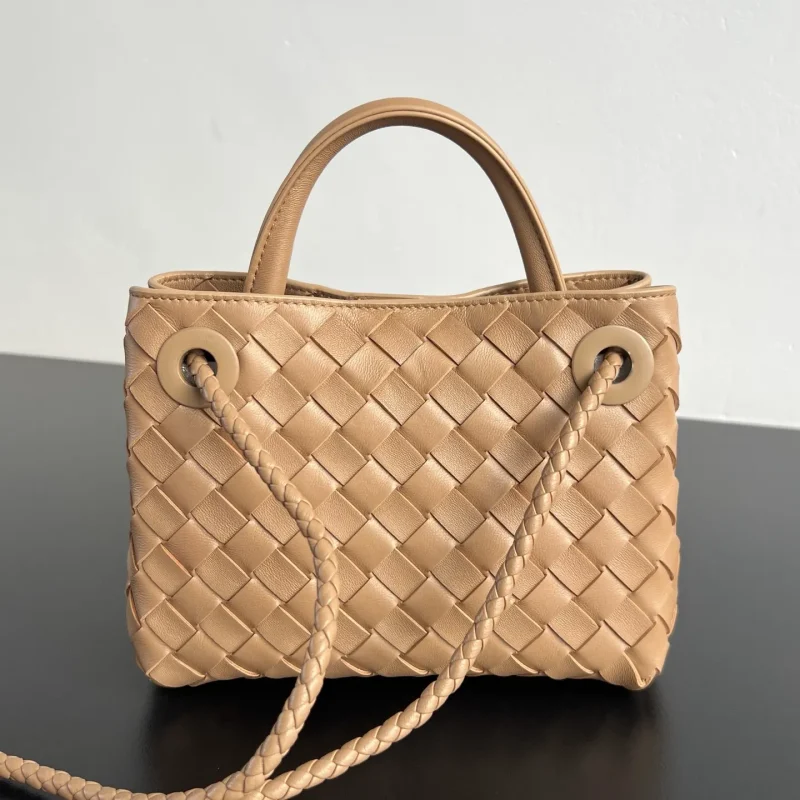 New BV mini Andiamo in brown. Size: 20×15×9cm8