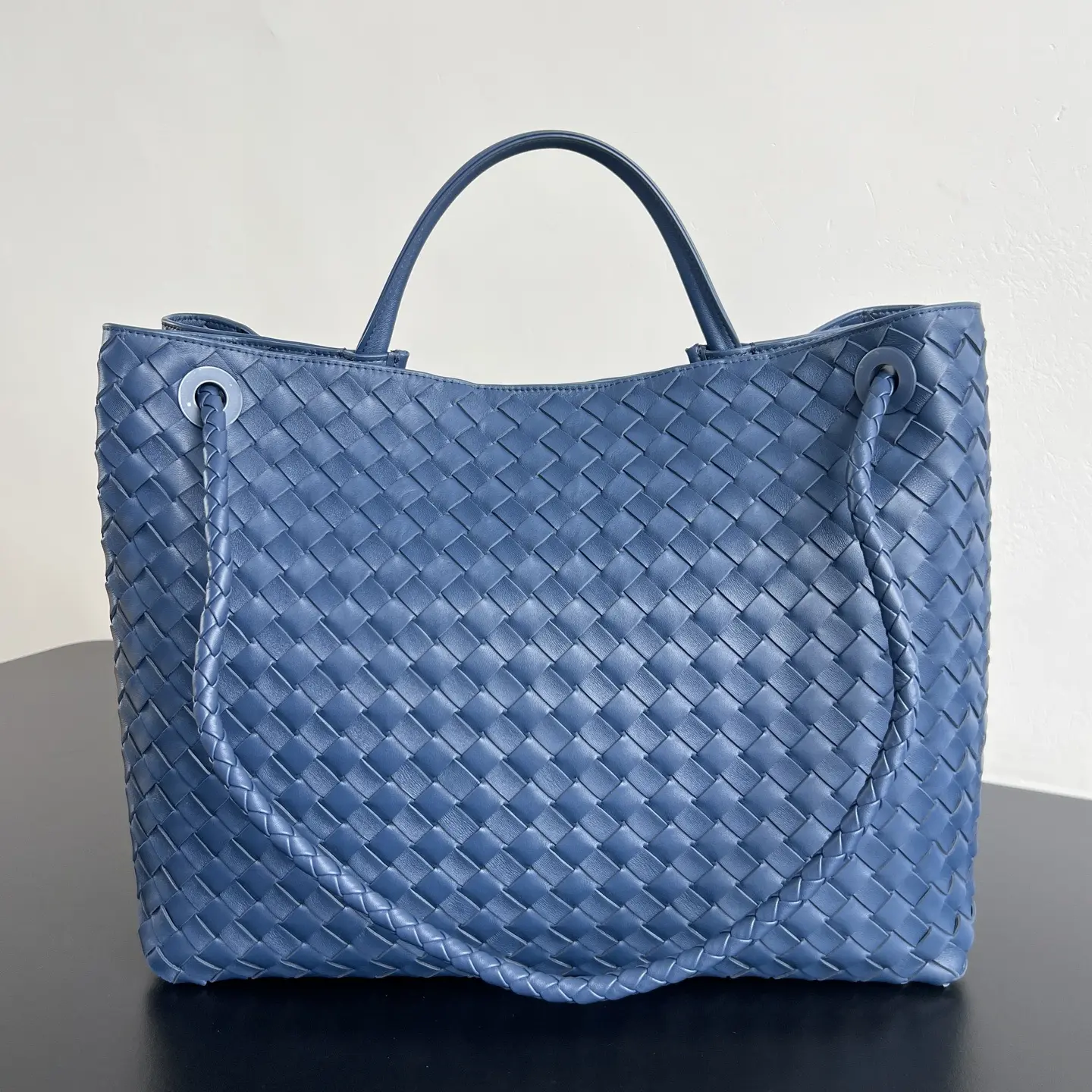New Spring:Summer Andiamo handbag. Dimensions: 45*22*34 cm6