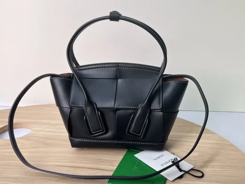 Top-of-the-line Women's Bag Black