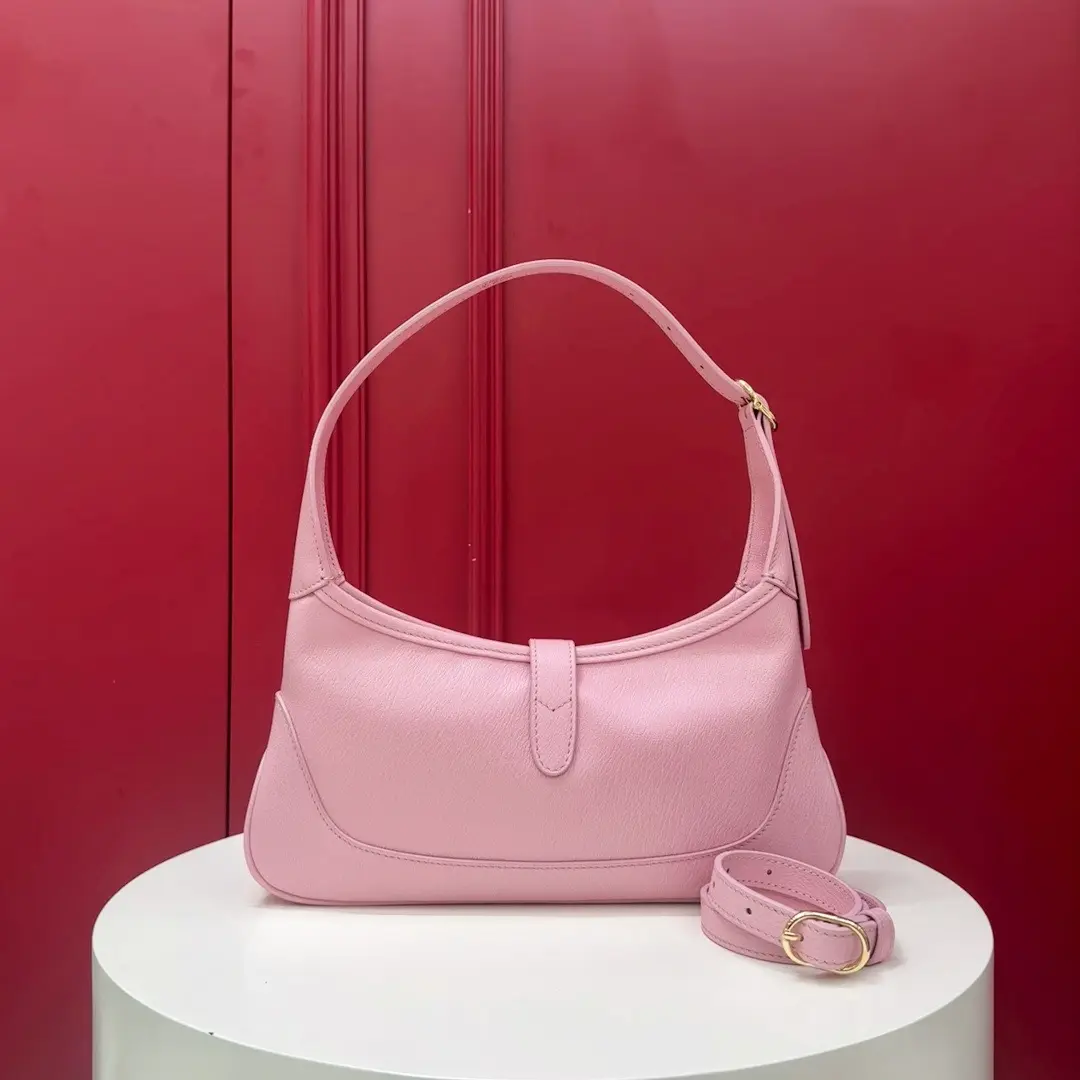Small shoulder bag dimensions: 28-16-3.5cm7