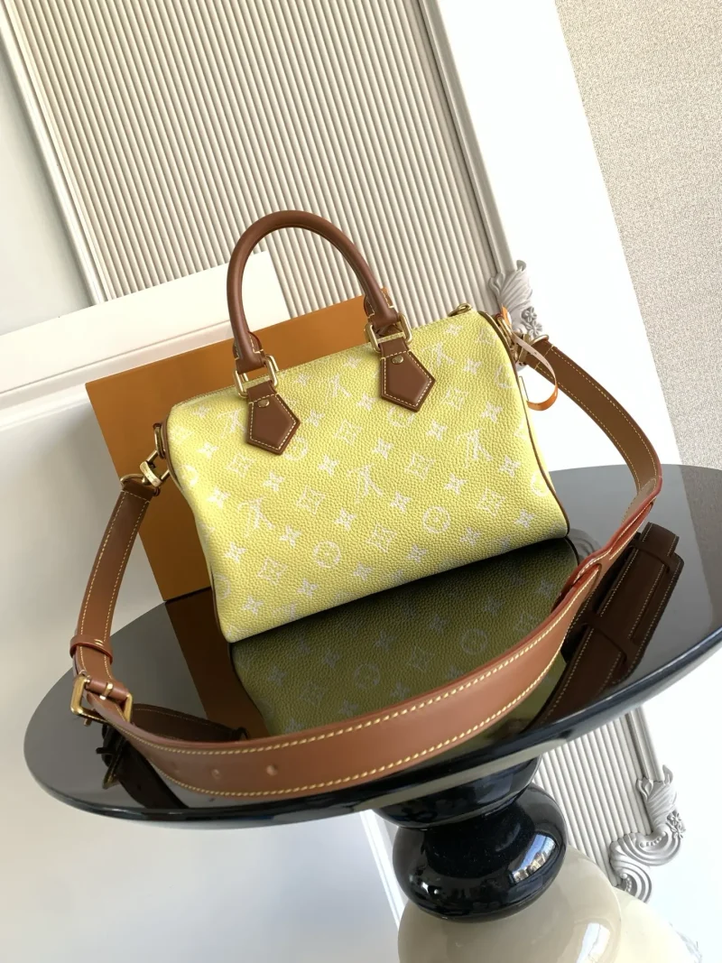 Speedy P9 Bandoulière Yellow Dimensions: 25.0 x 15.0 x 15.0 cm (Length x Height x Width)
