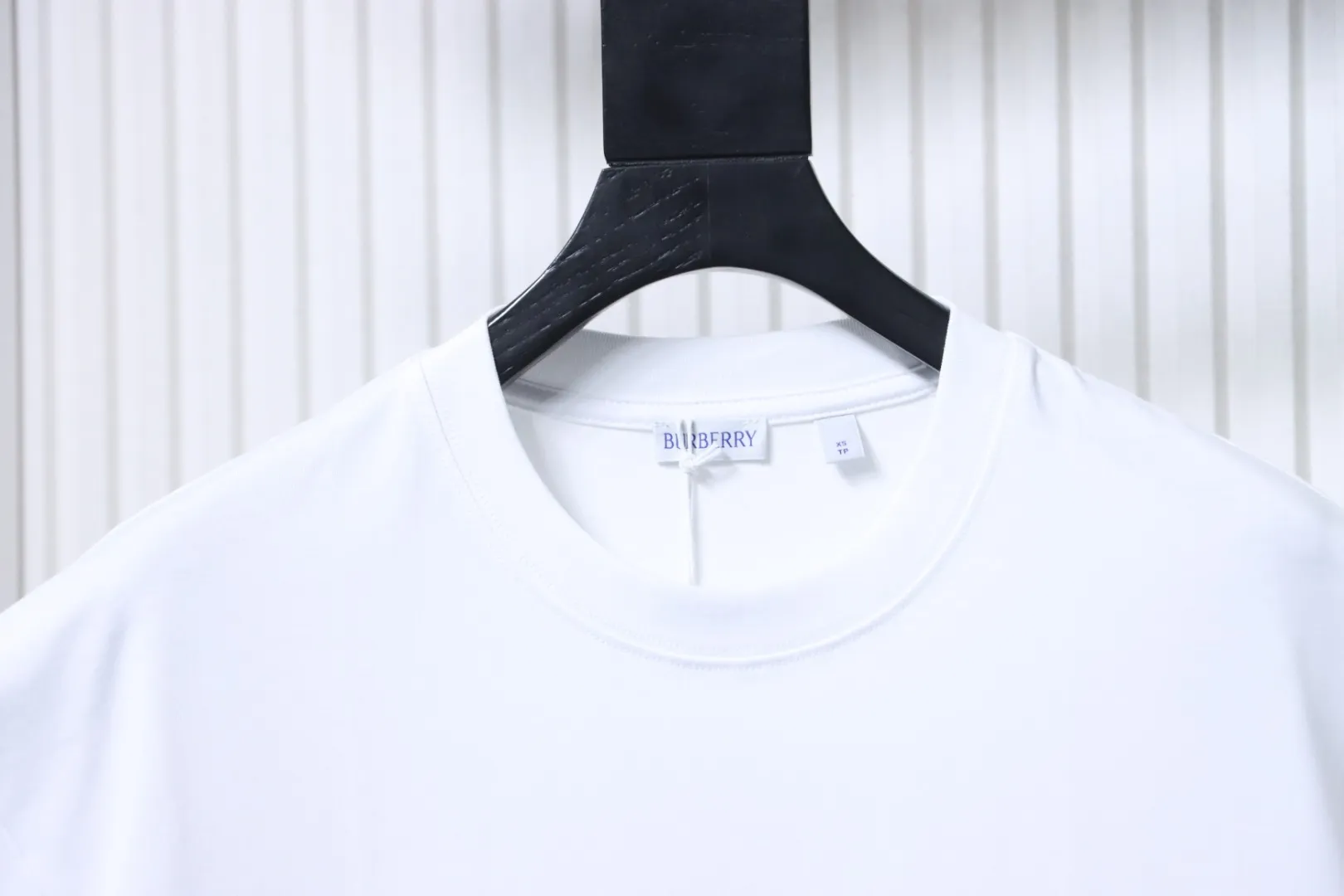 Striped Horse Print Short Sleeve T-Shirt - Collar