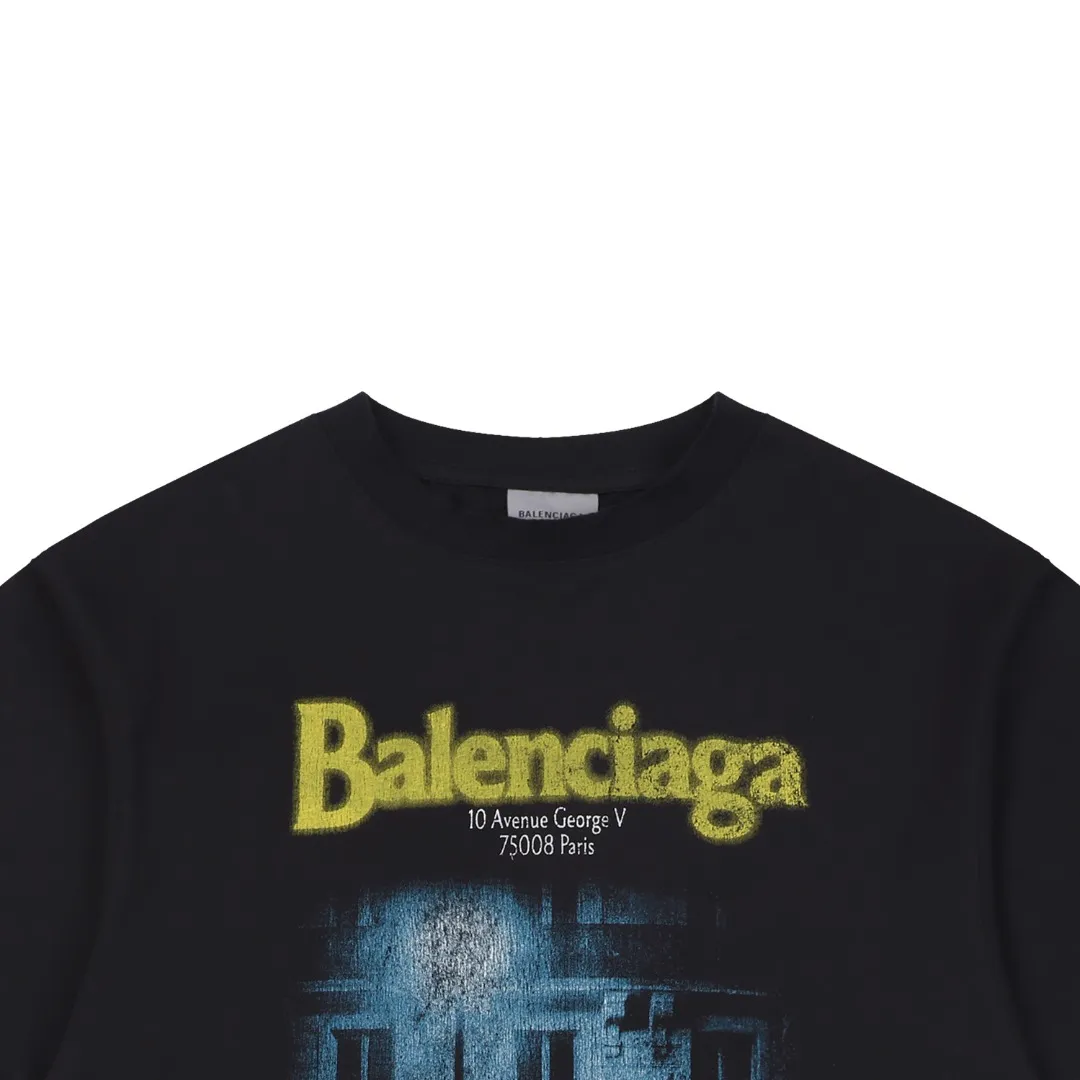 Vintage Street Scene Graphic T-Shirt - Neckline