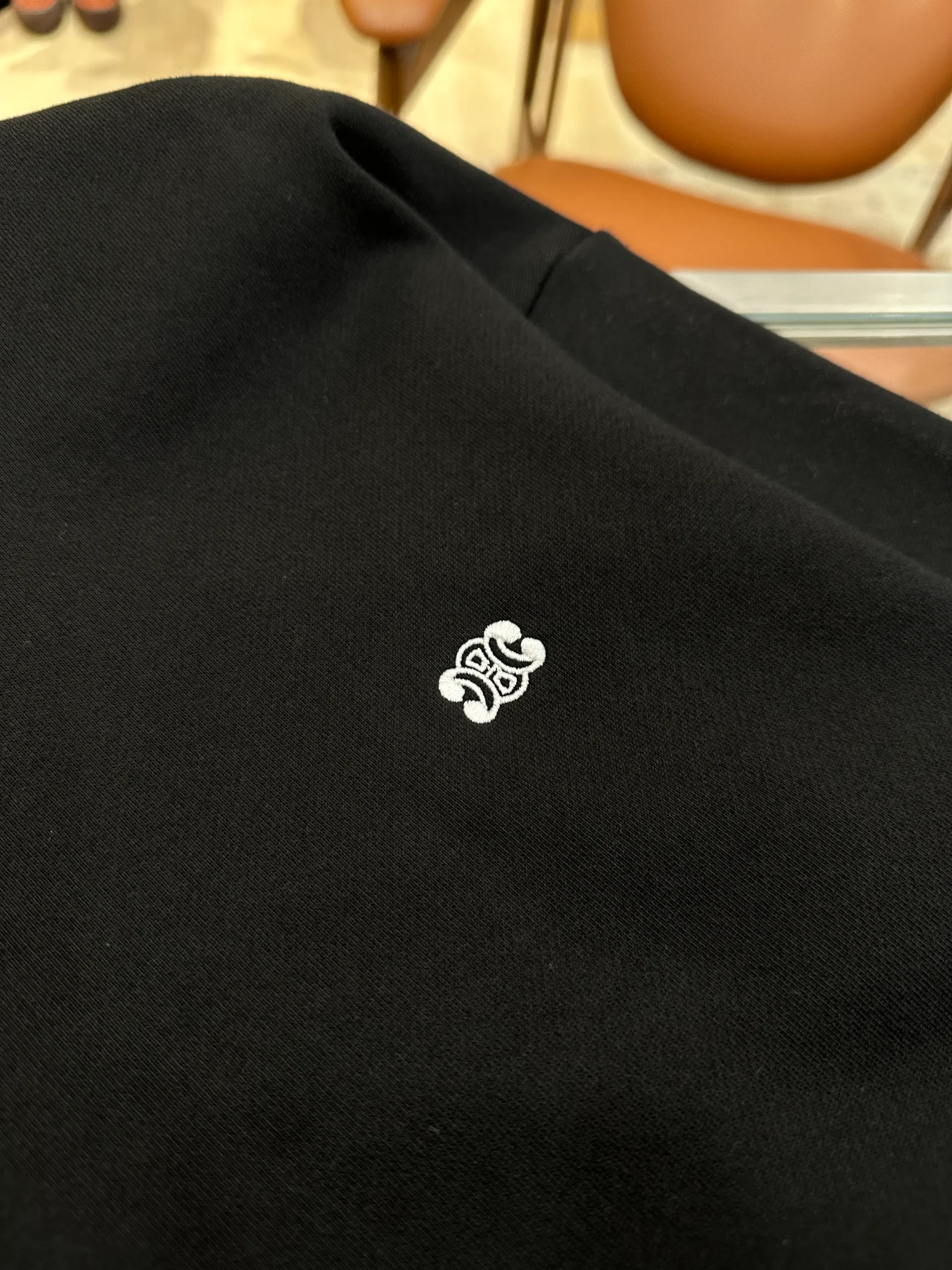 Arc de Triomphe Embroidered Crew Neck Sweatshirt - Logo