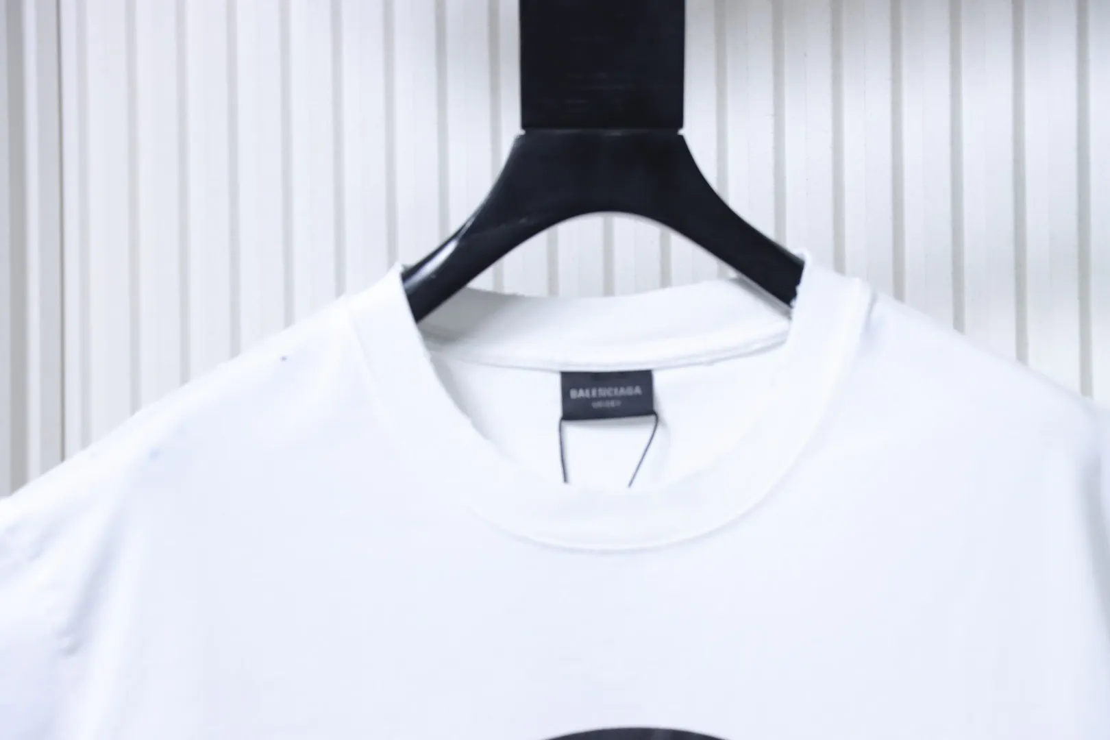 Balenciaga Circular Letter Print Distressed T-Shirt - Collar