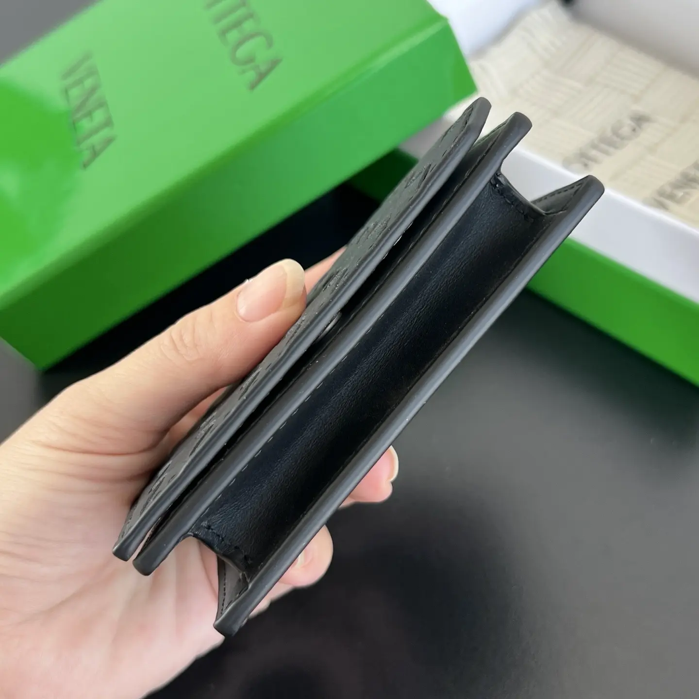Bottega Veneta's new business card holder, black. Dimensions: 11 x 7.5 x 2.5 cm9