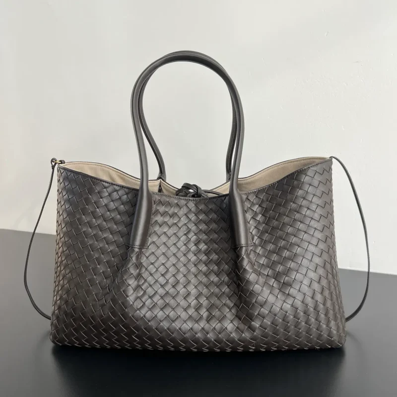 Bv Pinacoteca Medium Tote Bag Size: 23*43*14.5cm