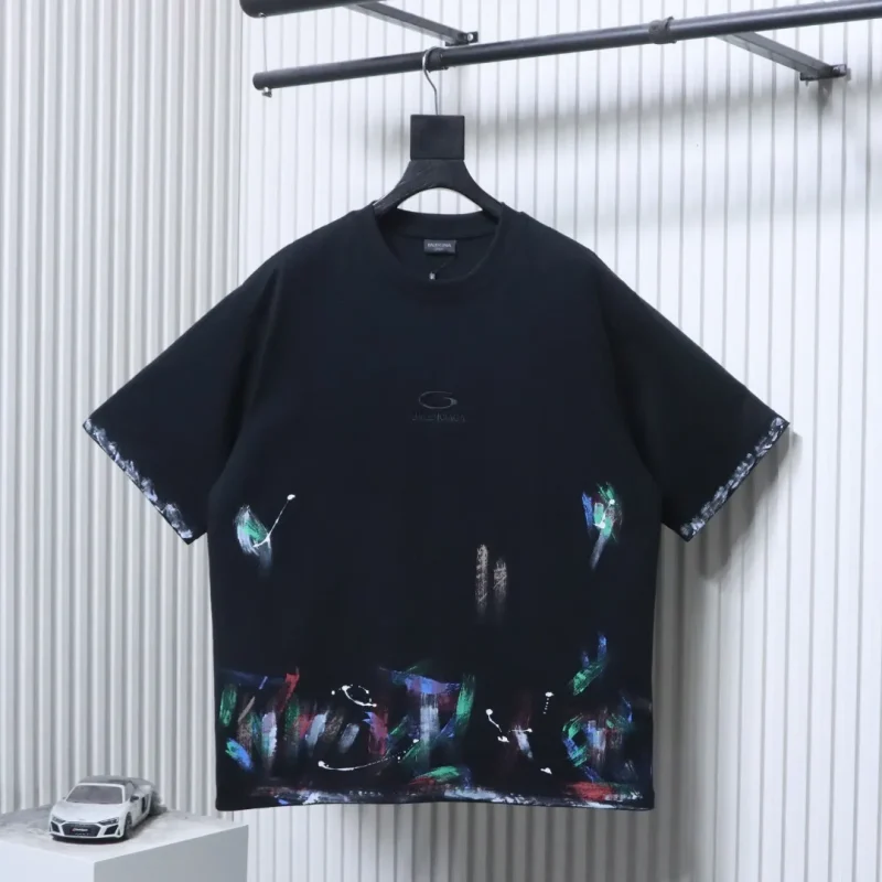 Circular Embroidery Graffiti Crew Neck T-Shirt