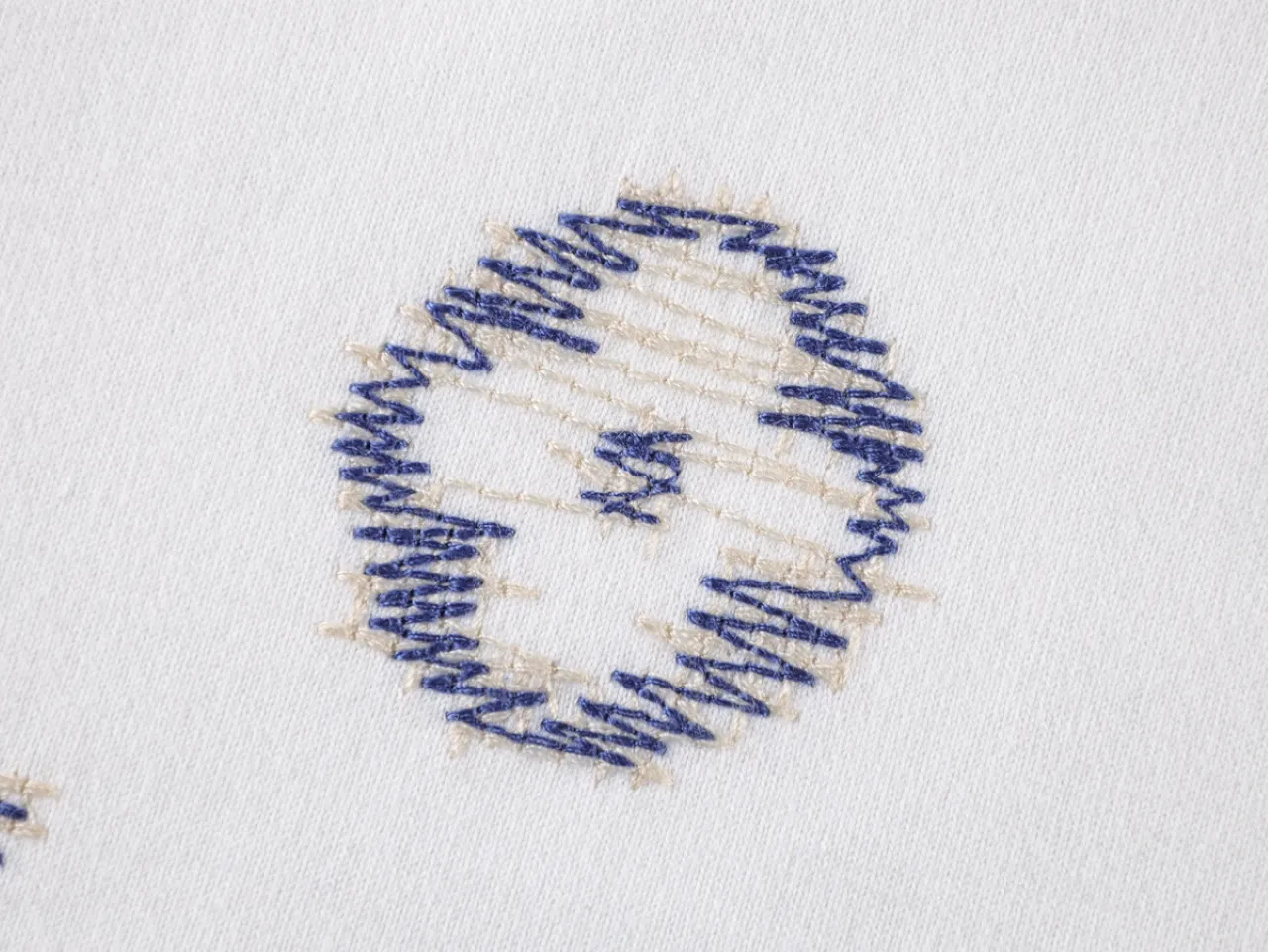 Color-Block Embroidered T-Shirt - Logo 2