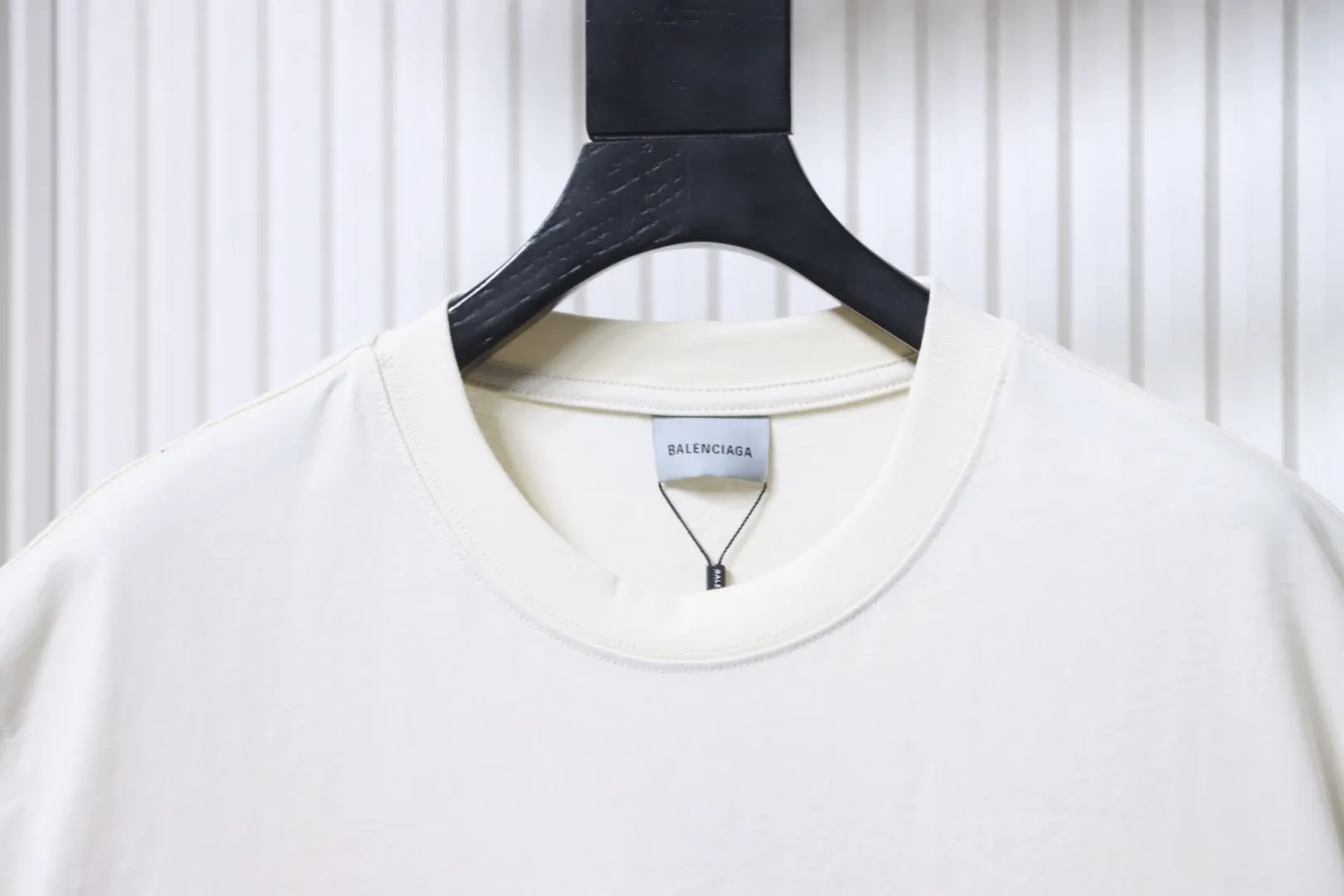 Double-B Embroidered Crew Neck T-Shirt - Collar