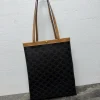FLAT SHOPPER Medium Logo Print Handbag Dimensions: (28 x 33 x 0.5 cm)