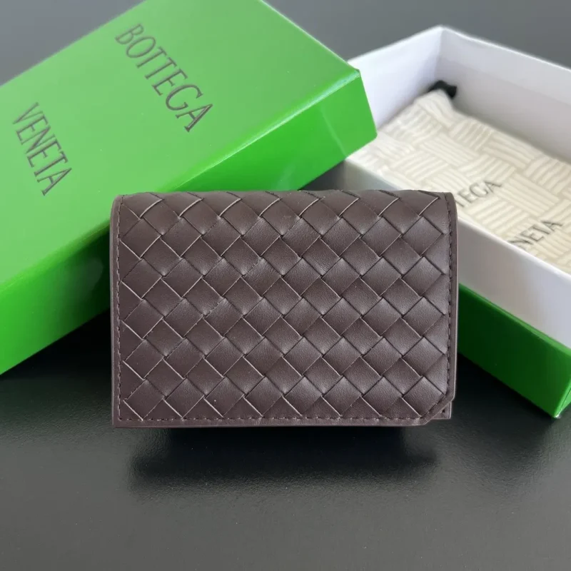 New BV card holder or short wallet, burgundy. Dimensions: 11 x 7.5 x 2.5.6