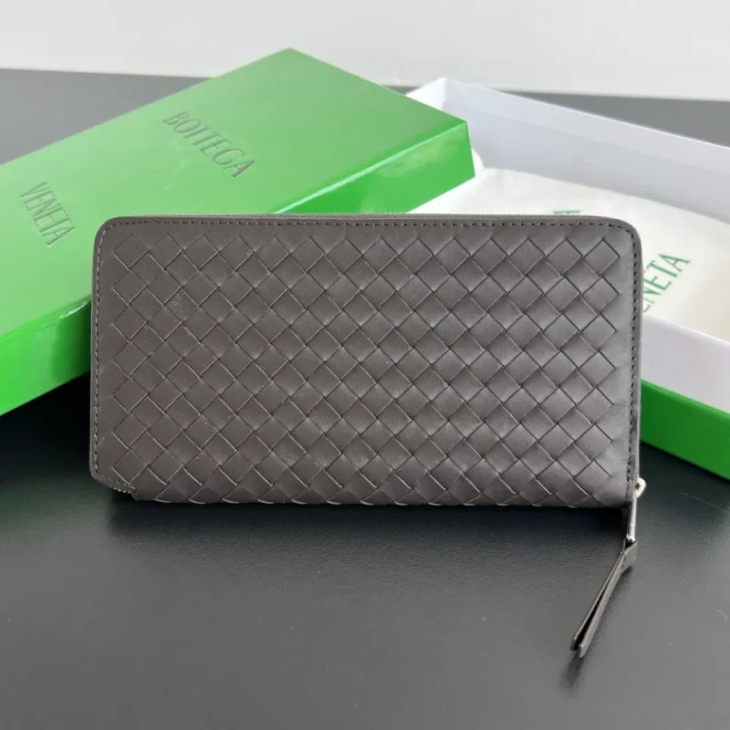 New BV finely woven wallet (Dark Green) – Dimensions: 19 x 10 x 2 cm