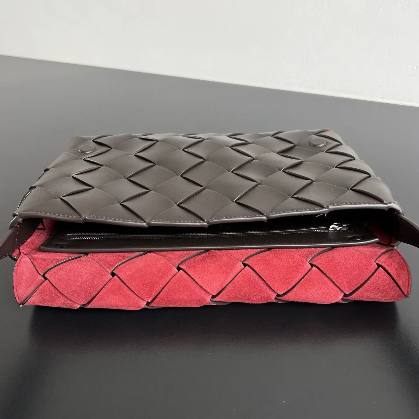 New Bottega Veneta Diago crossbody bag. Dimensions: 32 x 21.5 x 5 cm6