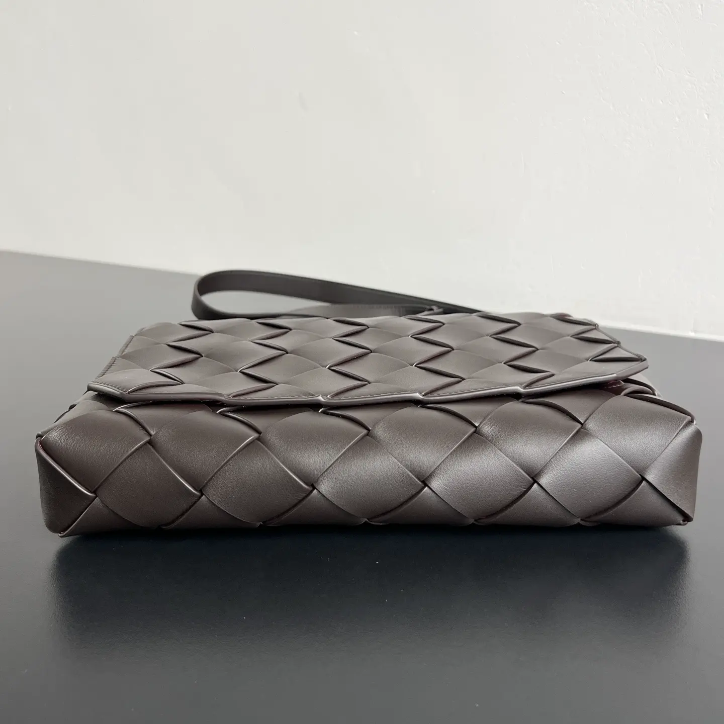 New Bottega Veneta Diago crossbody bag. Dimensions: 32 x 21.5 x 5 cm9