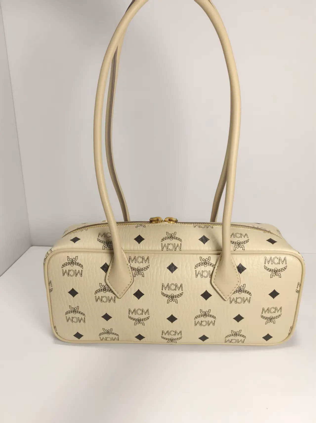 Off-white small sausage bag dimensions: 27*12cm8