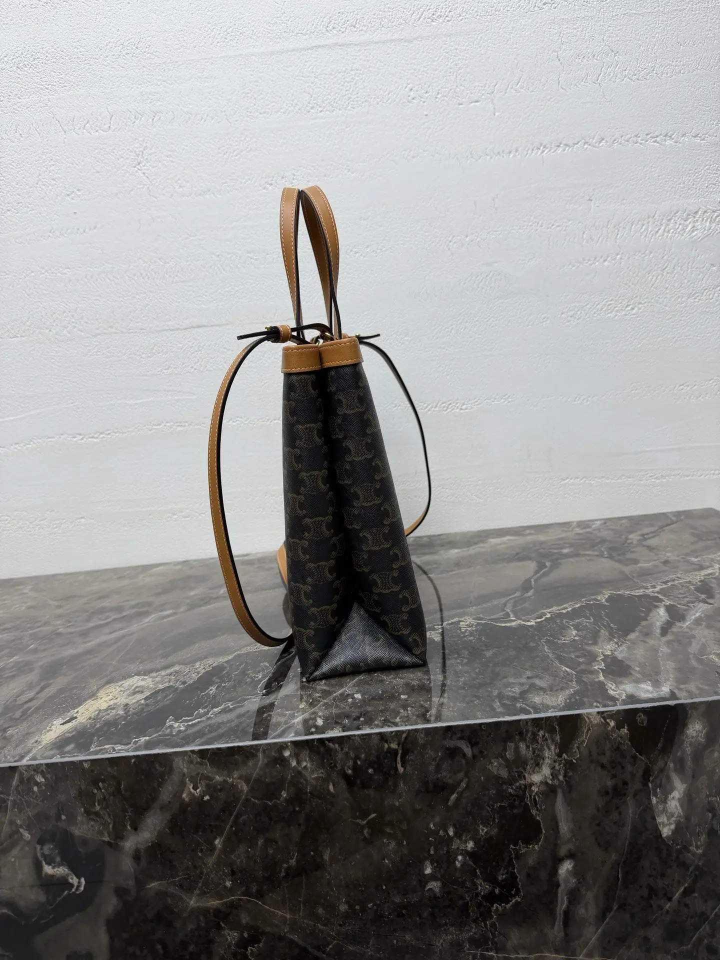 SQUARE CABAS Small Logo Print Handbag Dimensions: (26 x 23 x 8.5 cm)8