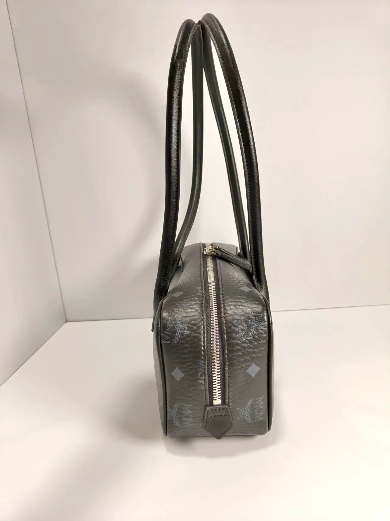 Small sausage bag, black. Dimensions: 27*12cm1
