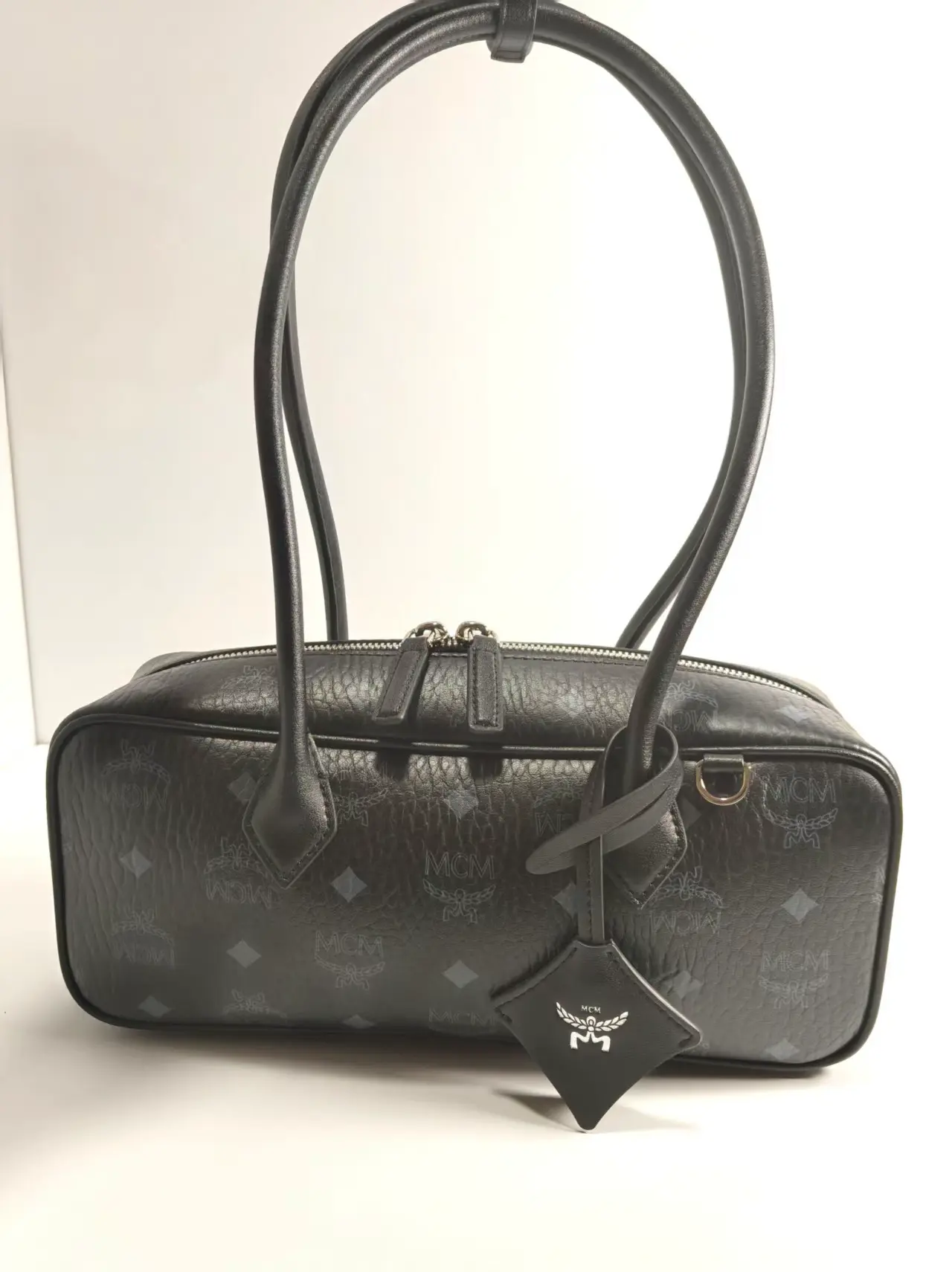 Small sausage bag, black. Dimensions: 27*12cm5