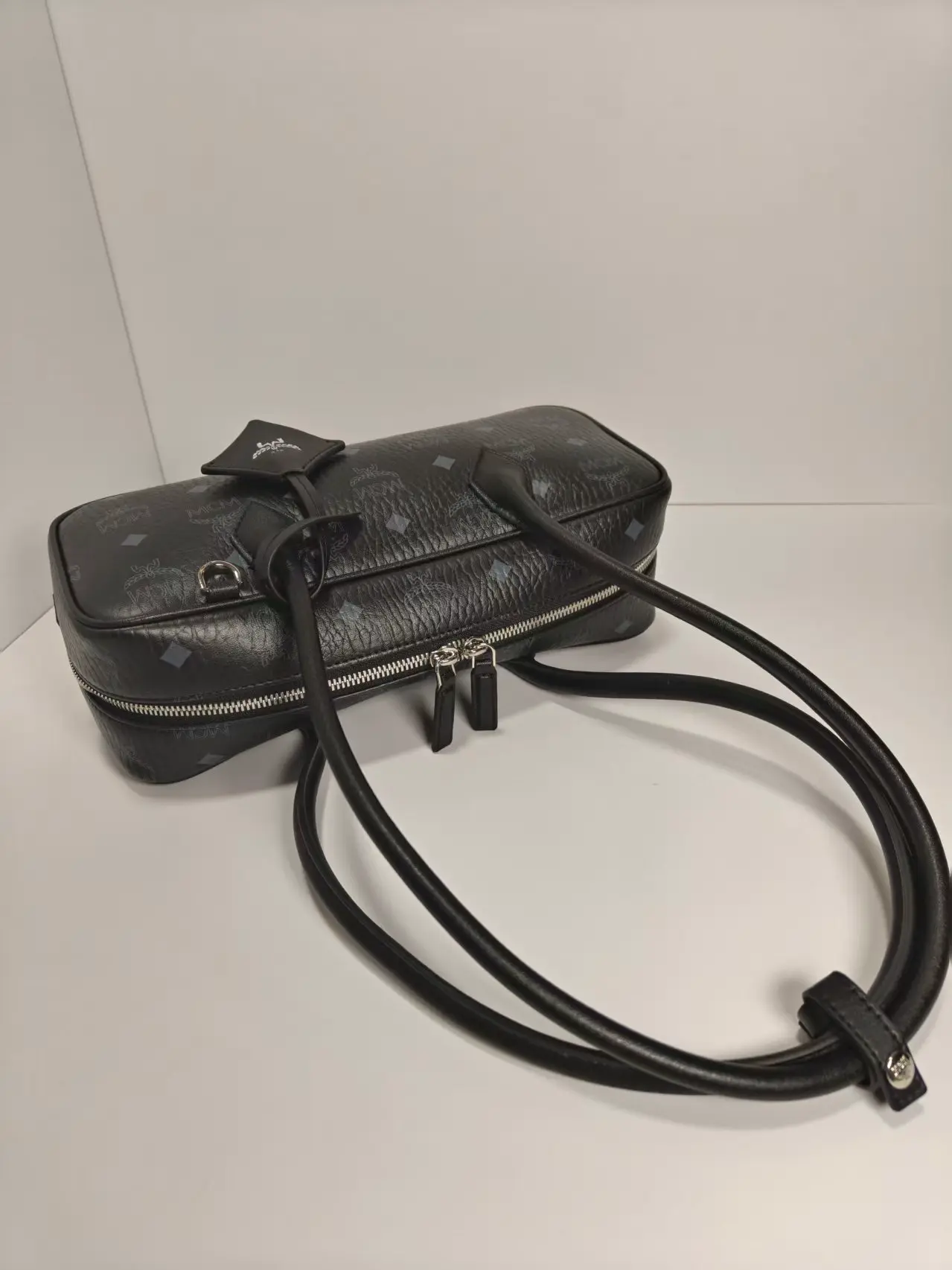 Small sausage bag, black. Dimensions: 27*12cm8