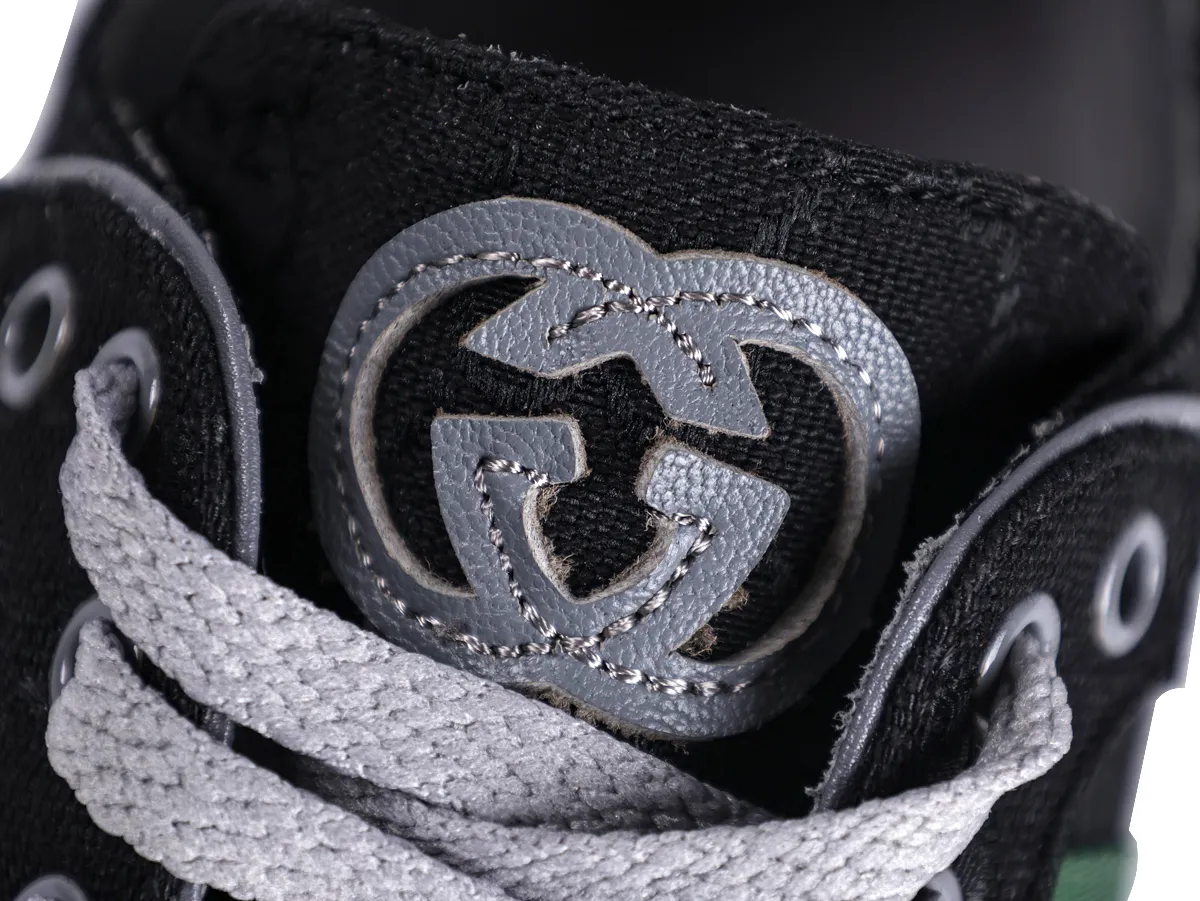 Stretch Low-top Sneakers Black - Logo Patch