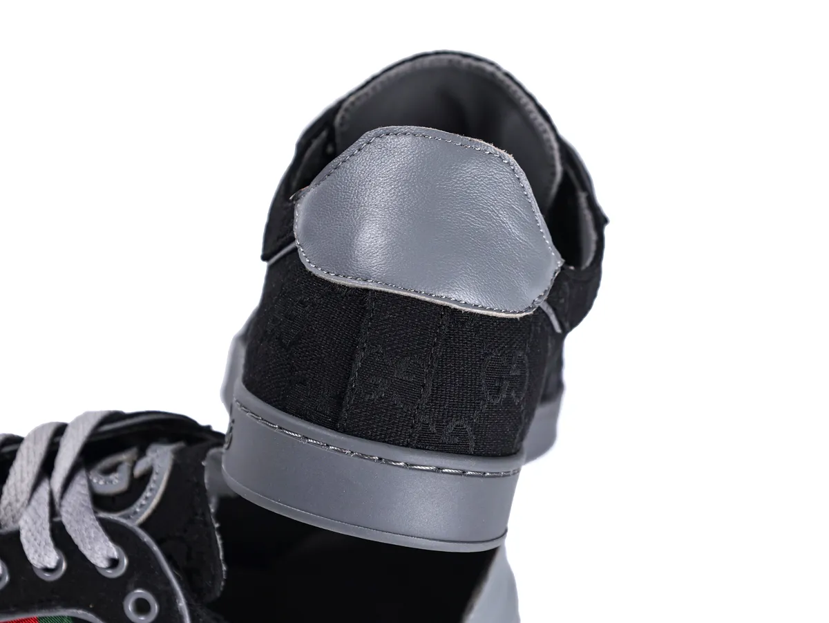 Stretch Low-top Sneakers Black - Rear Heel