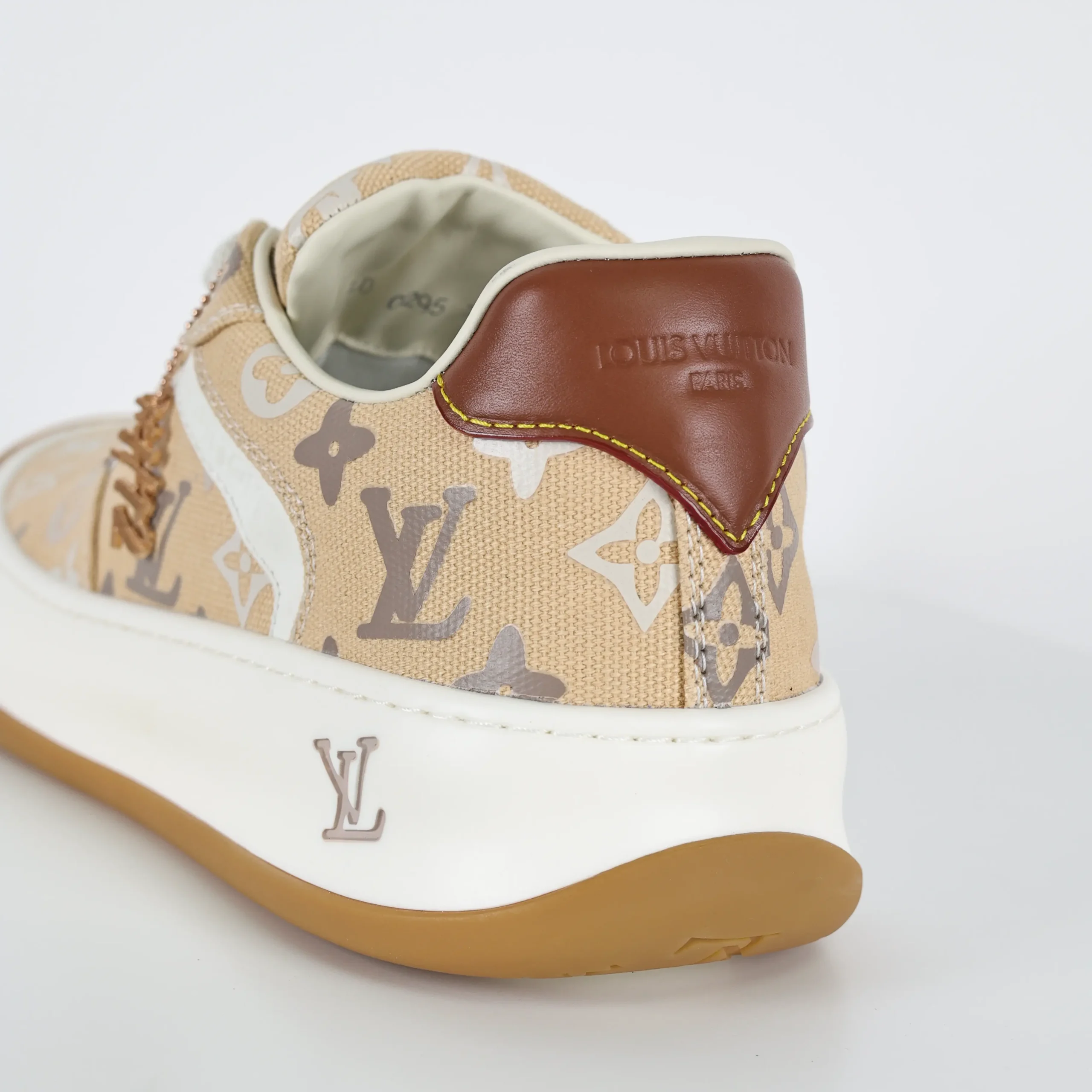 Tilted Biscuit Schuhe – Milchtee-Farbverlauf-Monogramm-Stil10